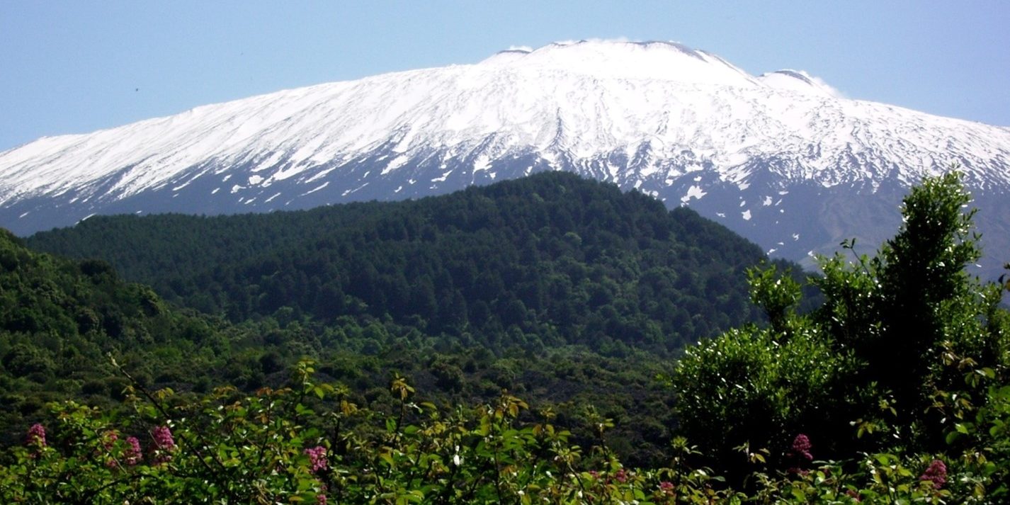 etna innevato
