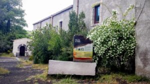 Sede Ente Parco dell'Etna con Stele iscrizione UNESCO
