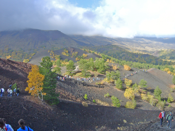 etna-trekking-di-gruppo-sullEtna trekking di gruppo sull'Etna